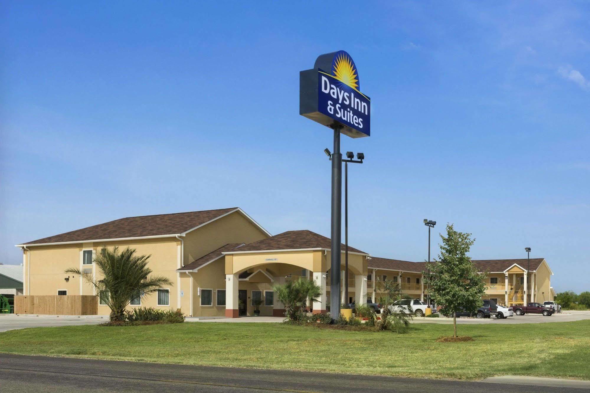 Days Inn Pearsall Eksteriør bilde