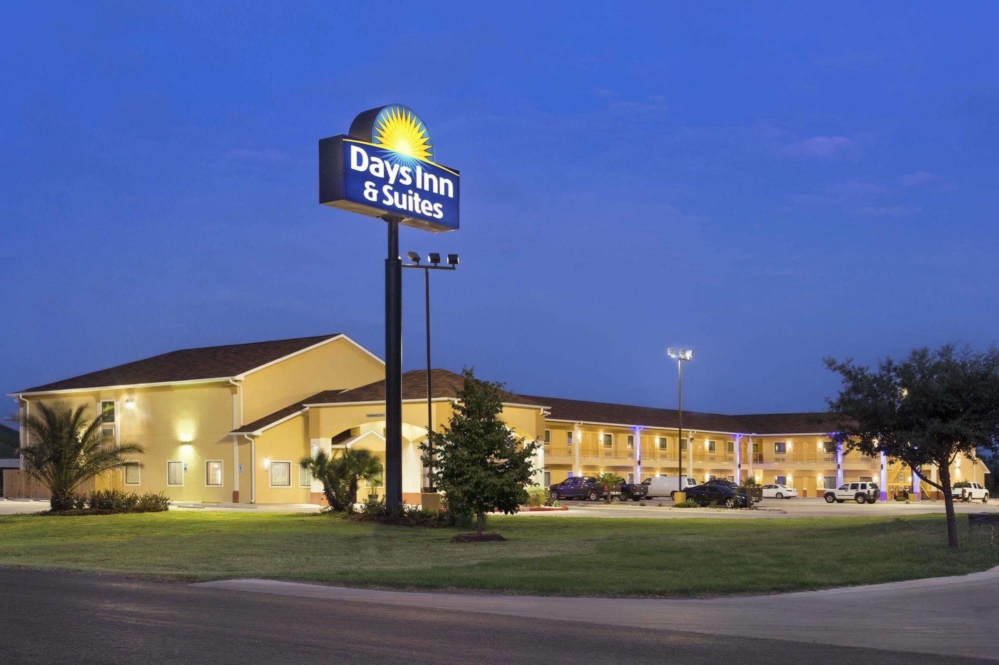 Days Inn Pearsall Eksteriør bilde